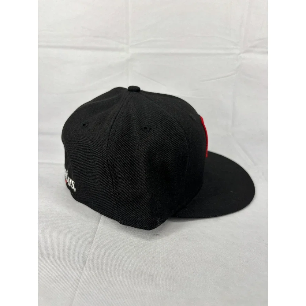 New Era Cincinnati Bearcats 59FIFTY Fitted Baseball Hat Cap Mens Black 7 1/4 NWT